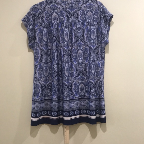 Blue pattern top - Picture 6 of 8